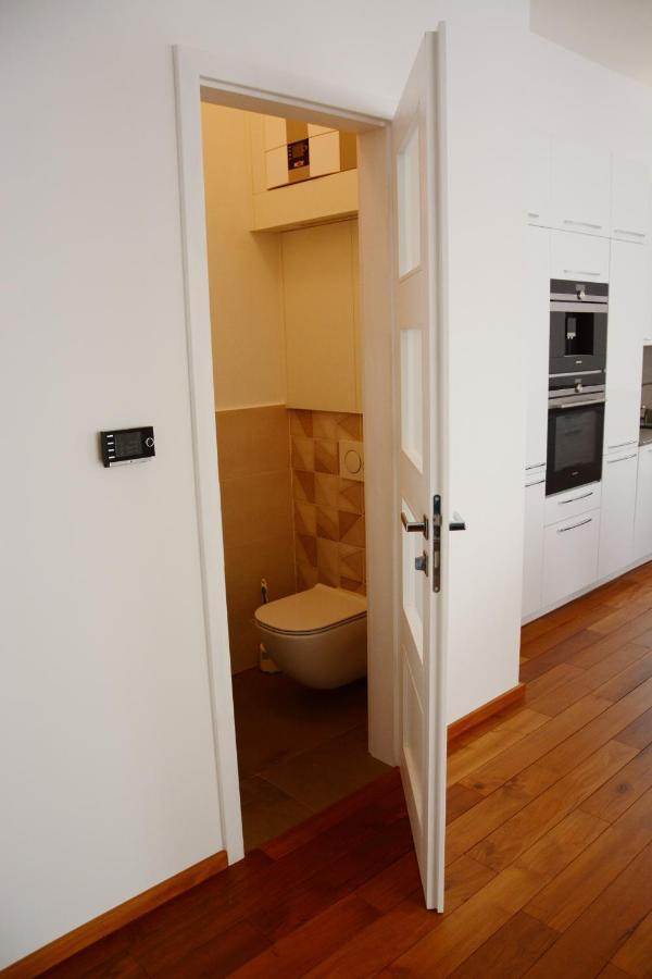 Premium apartment near Banská Bystrica square with two big bedrooms Esterno foto