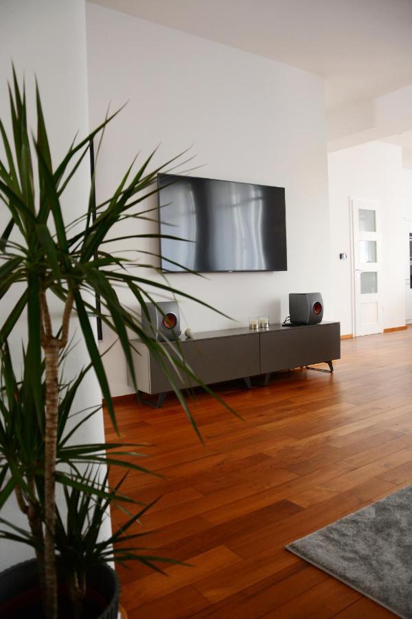 Premium apartment near Banská Bystrica square with two big bedrooms Esterno foto