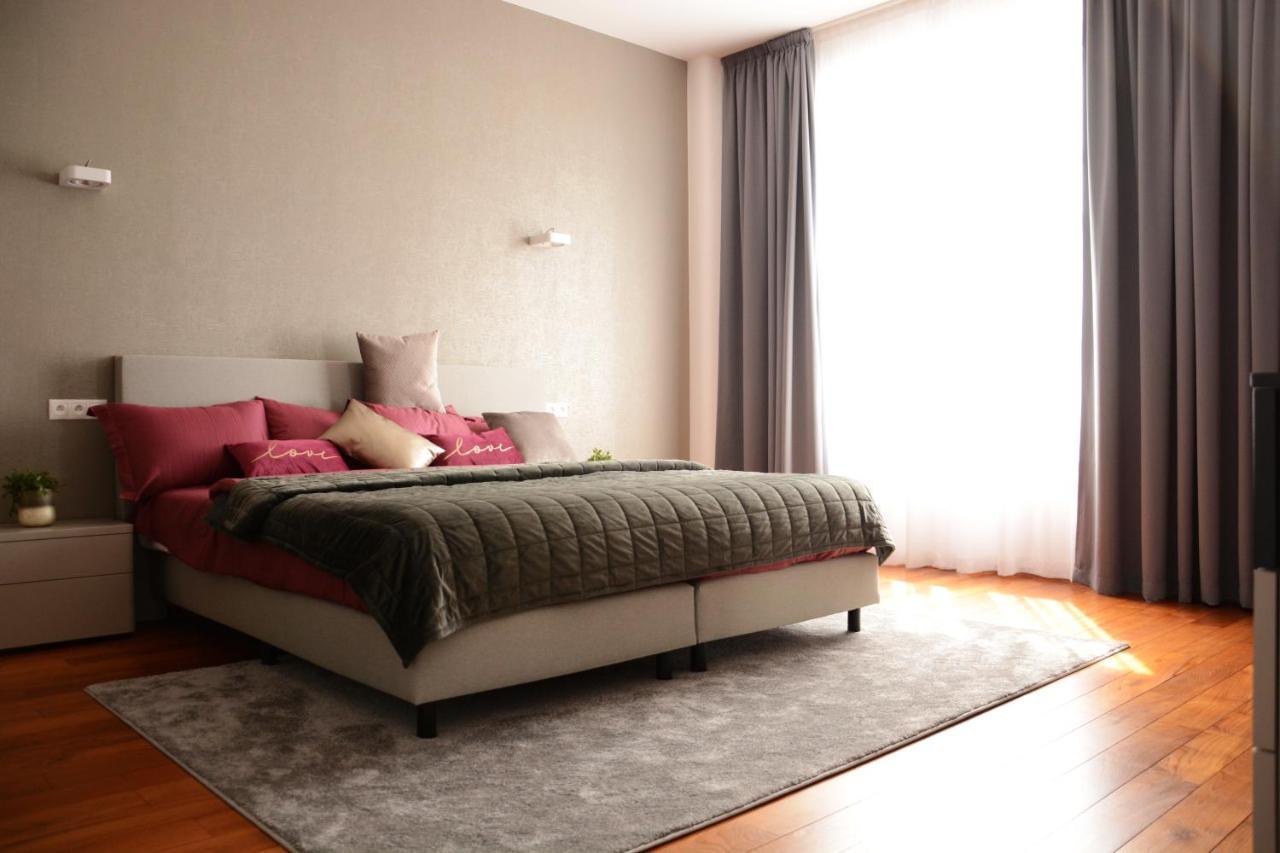 Premium apartment near Banská Bystrica square with two big bedrooms Esterno foto