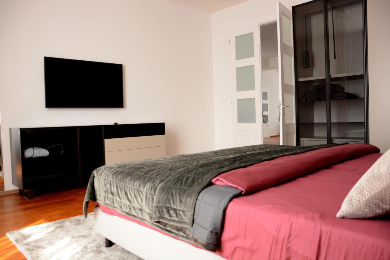 Premium apartment near Banská Bystrica square with two big bedrooms Esterno foto