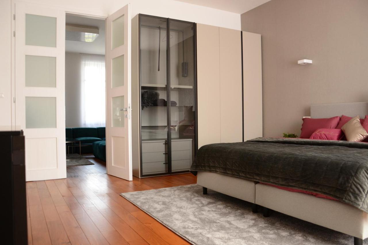 Premium apartment near Banská Bystrica square with two big bedrooms Esterno foto